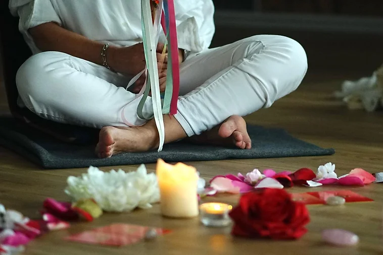 Yoga Méditation Lifestyle - Samadhi Bien-Être- Les retraites initiatiques immersives · · Yoga, méditation & énergie féminine ...